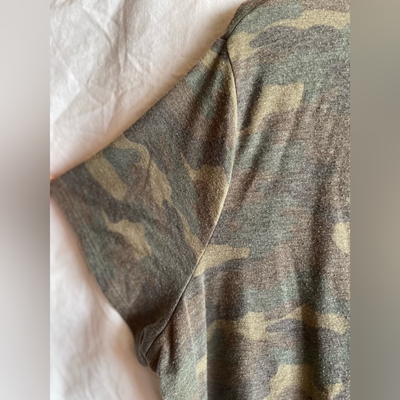 Lus size George 4X Camo short sleeve top - Picture 3 of 4